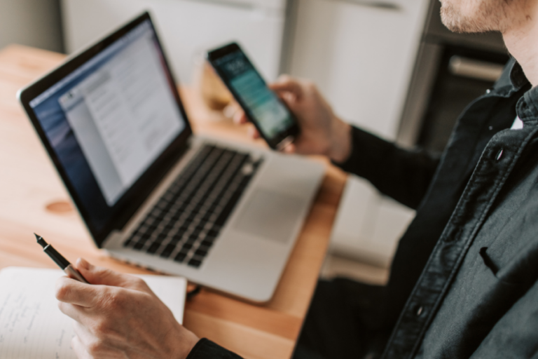 Acelerar audios de whatsapp: ¿qué y por qué escuchamos realmente?